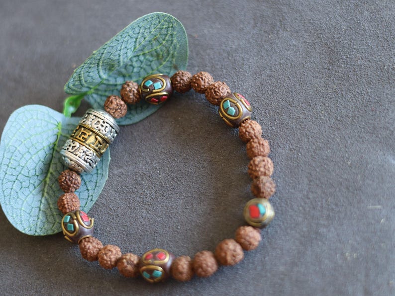Collector Grade Tibetan 3-Eyed Dzi Bead Bracelet – Antique Old Agate Amulet. Own a piece of ancient spiritual heritage