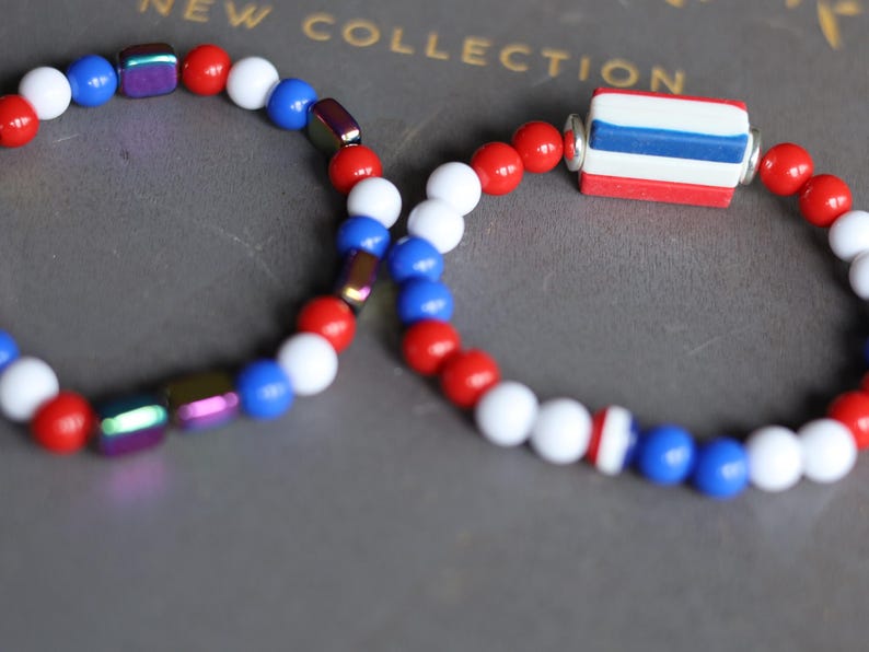 Celebrate national pride with this stylish Dutch-inspired bracelet set, designed in the iconic red, white, and blue colors of the Dutch flag