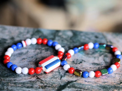 Celebrate national pride with this stylish Dutch-inspired bracelet set, designed in the iconic red, white, and blue colors of the Dutch flag