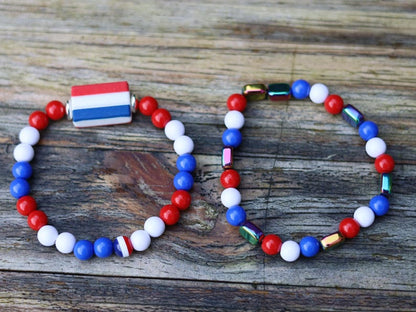 Celebrate national pride with this stylish Dutch-inspired bracelet set, designed in the iconic red, white, and blue colors of the Dutch flag