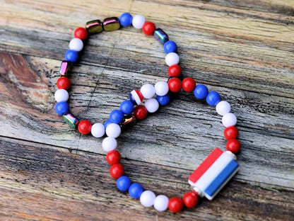 Celebrate national pride with this stylish Dutch-inspired bracelet set, designed in the iconic red, white, and blue colors of the Dutch flag