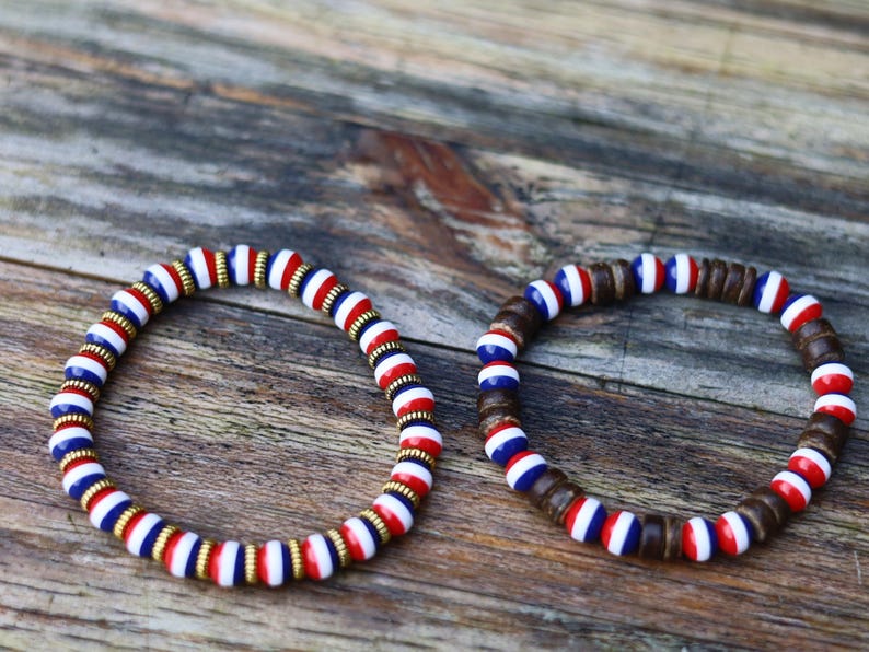 Inspired by Dutch pride and natural elegance, this -themed bracelet set blends patriotic colors with earthy textures and metallic details