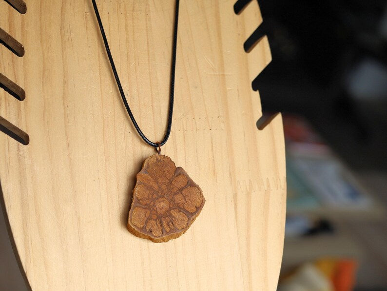 Unique Caapi vine necklace, Ayahuasca, necklace, Banisteriopsis caapi, DMT, Dimethyltryptamine, Shamanism, Ceremony, Origin: Ecuador